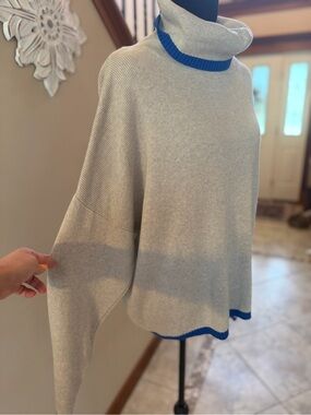 Candace Cameron Bure Turtleneck Sweater – XL
